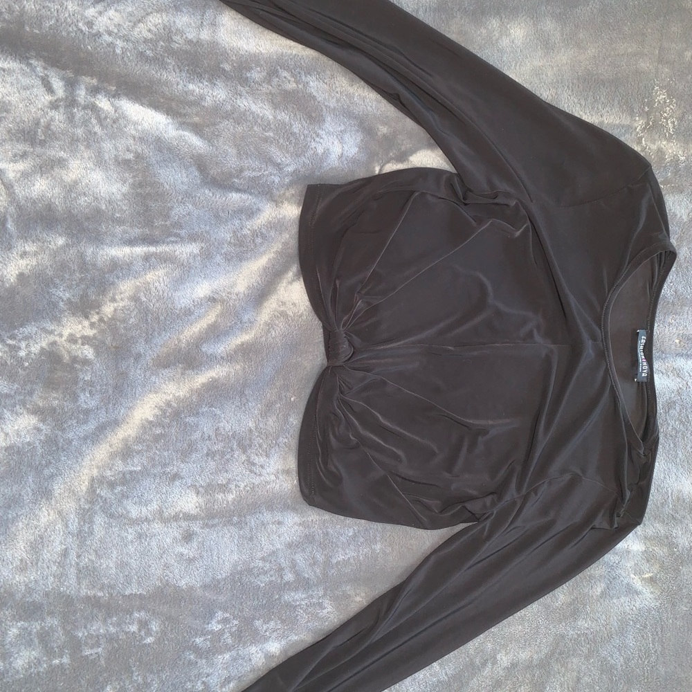 Fashion nova long sleeve crop top